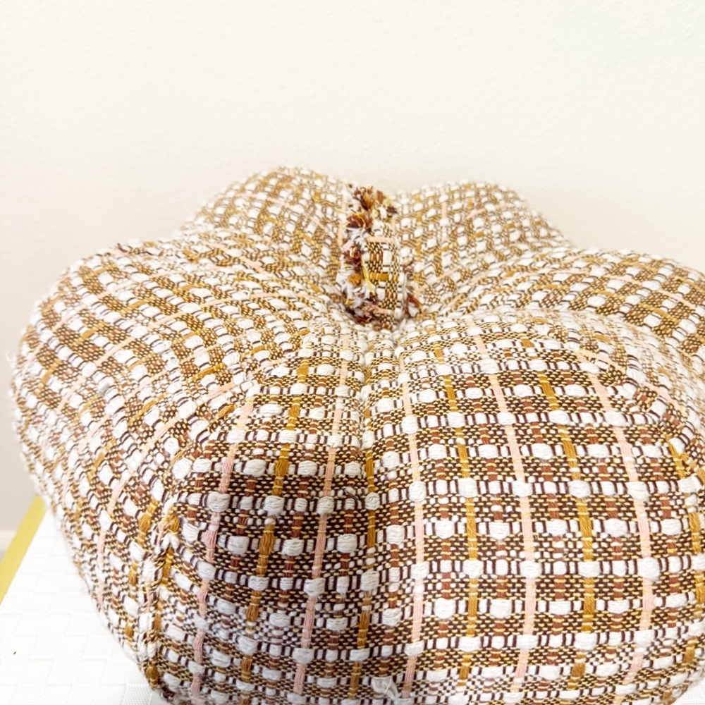At Home Yarn Dyed Woven Pumpkin Shaped Boucle Tweed Throw Pillow NEW - Picture 13 of 15